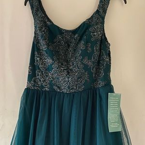 Emerald Green Size 13 Dress Short